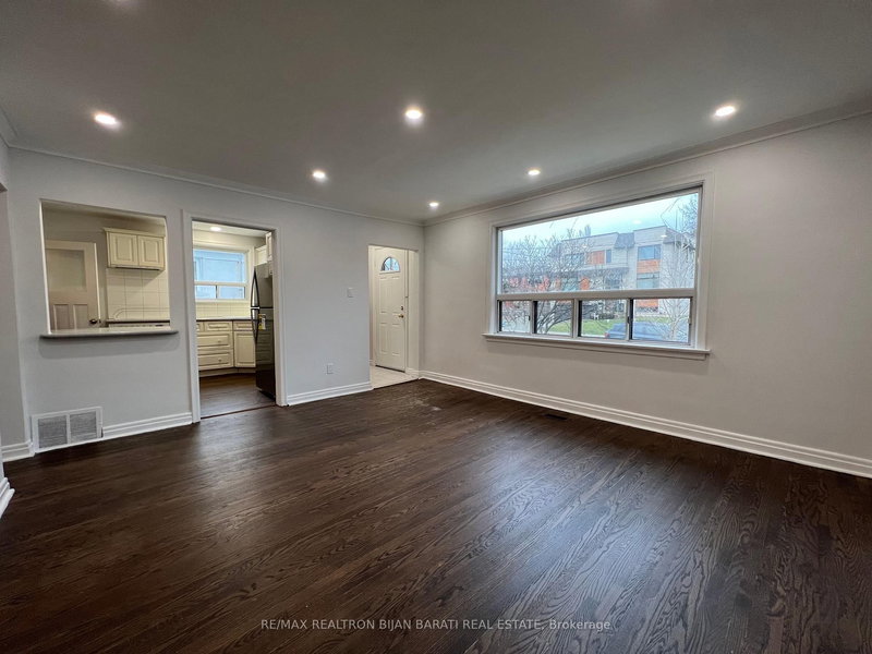 36 Cobden St, Toronto, M2R 1S2 | Image 2