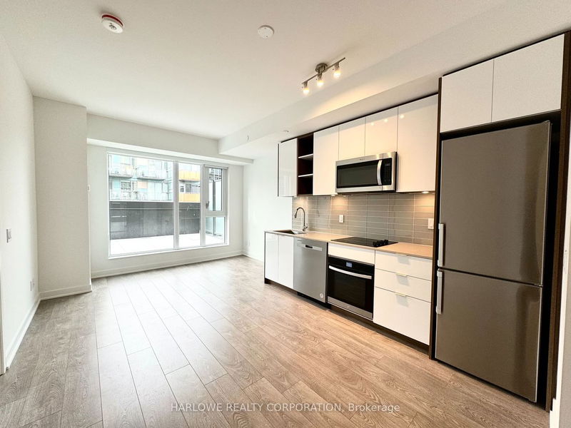 home for lease on 805-543 Richmond Street W