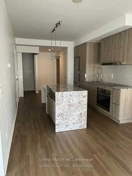 home for lease on 808-1 Bloor Street E