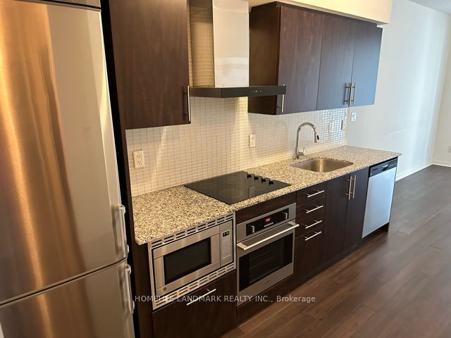 home for lease on 1721-352 Front Street W