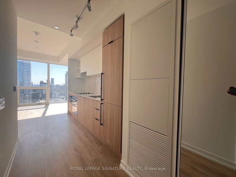 home for lease on 3511-82 Dalhousie Street