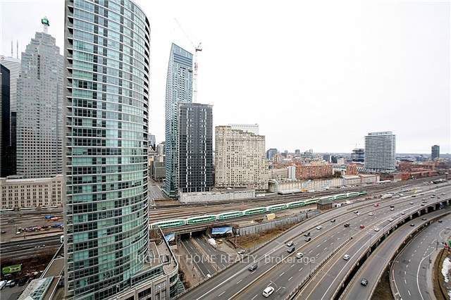 home for lease on 2204-16 Yonge Street