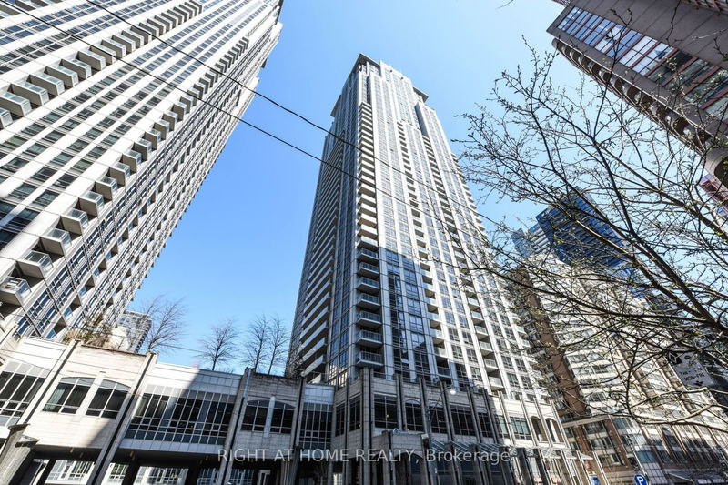 home for lease on 2712-761 Bay Street