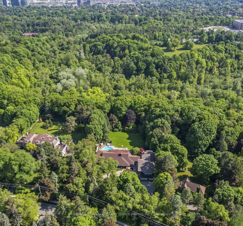 50 Park Lane Circ, Toronto, M3C 2N2 | Image 3