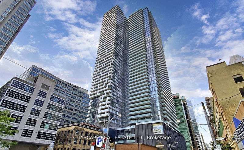 home for lease on 421-25 Richmond Street E