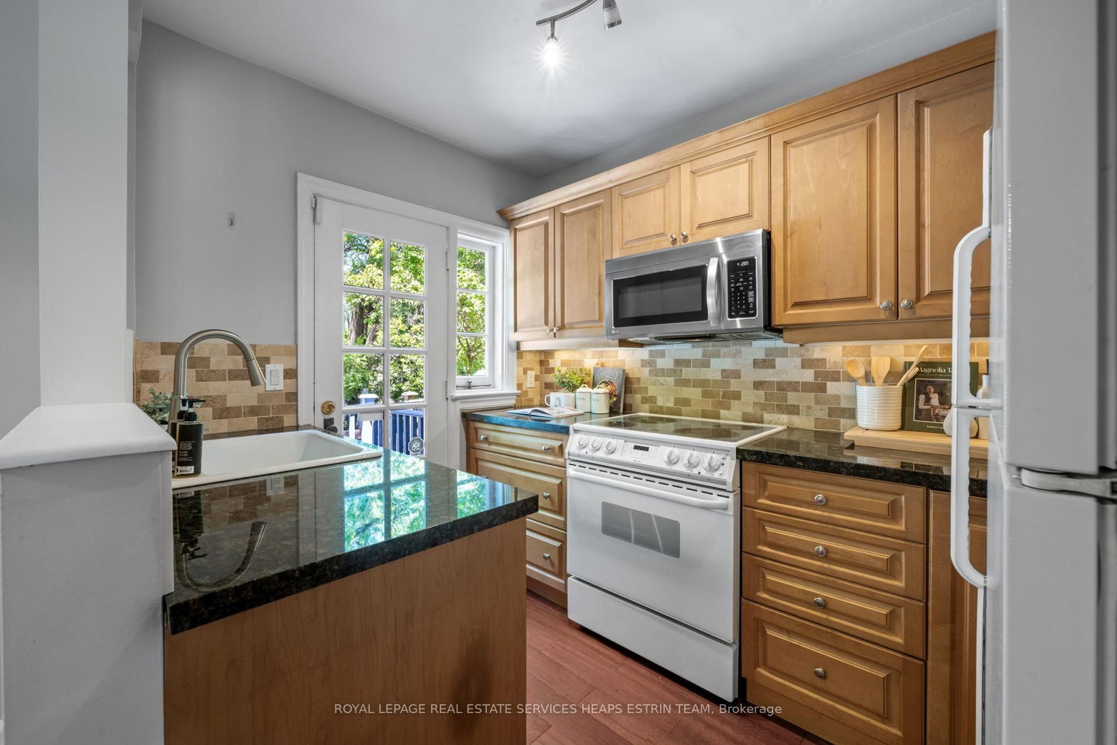 Listing Image 6