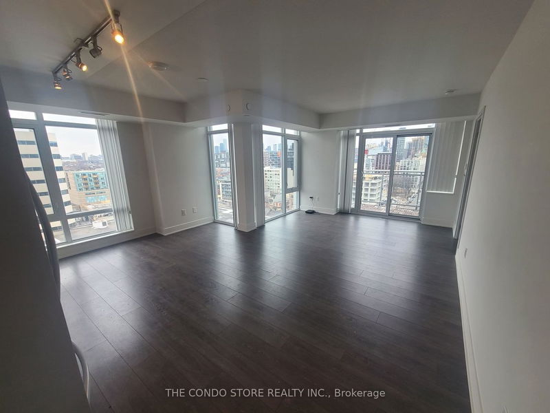 home for lease on 1715-525 Adelaide Street W