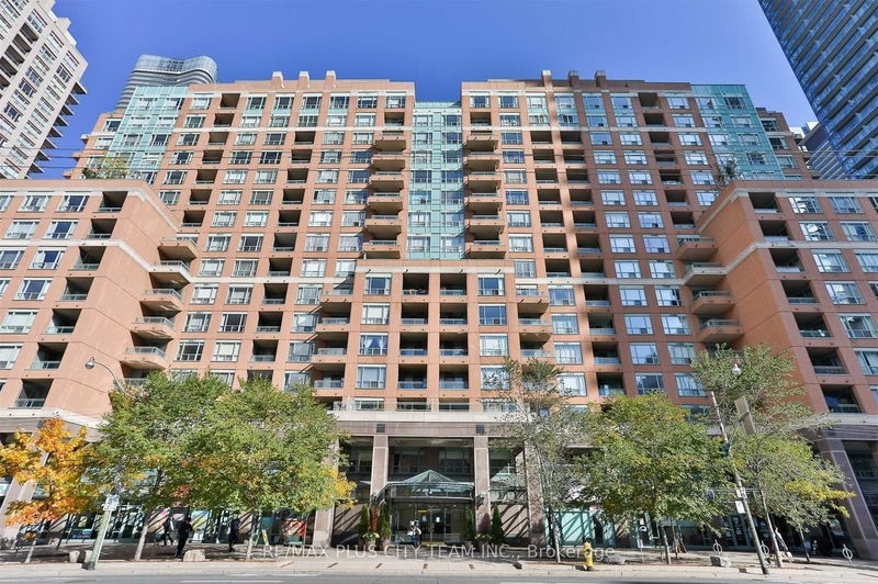 home for lease on 705-887 Bay Street