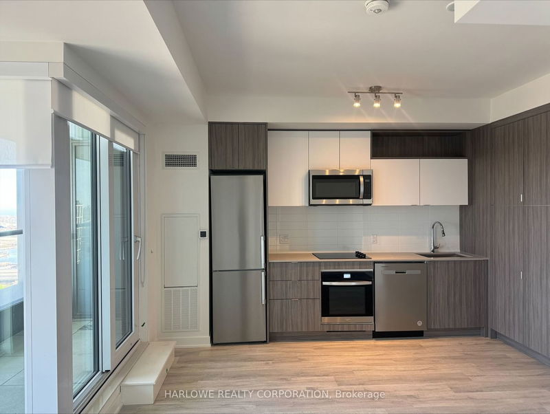 home for lease on 2402 E-70 Princess Street