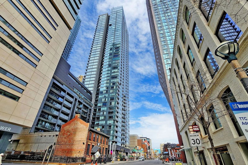home for lease on 1308-295 Adelaide Street W