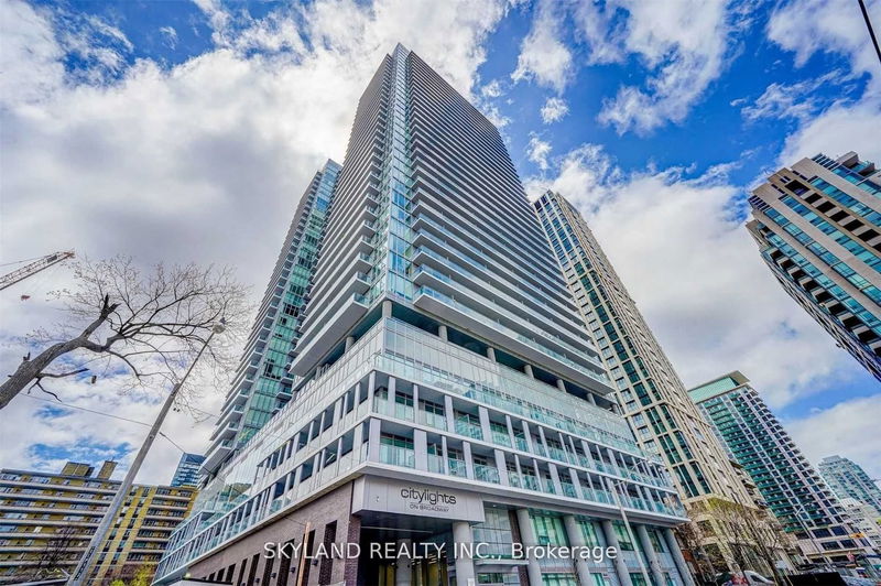 home for lease on 1604-99 Broadway Avenue