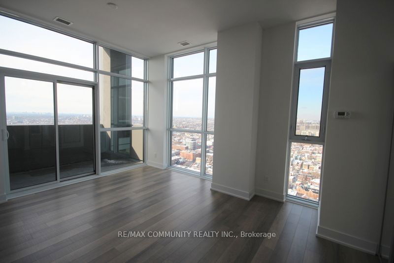 home for lease on 4007-318 Richmond Street W