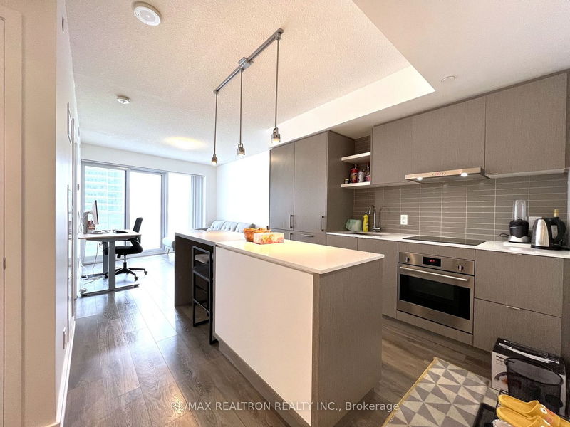 home for lease on 1903-100 Harbour Street