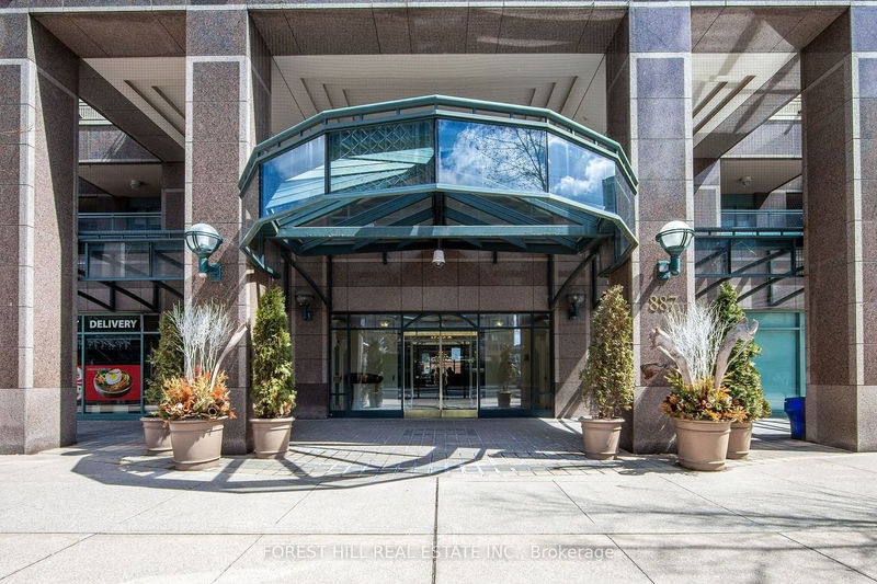 home for lease on 1410-887 Bay Street