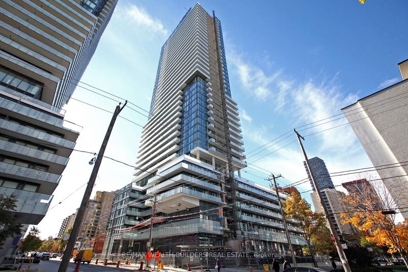 home for lease on 2004-161 Roehampton Avenue