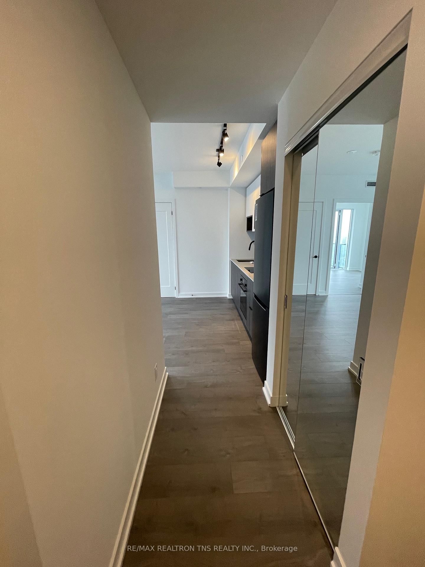 5 Defries Street, Unit 3508 - Photo 12