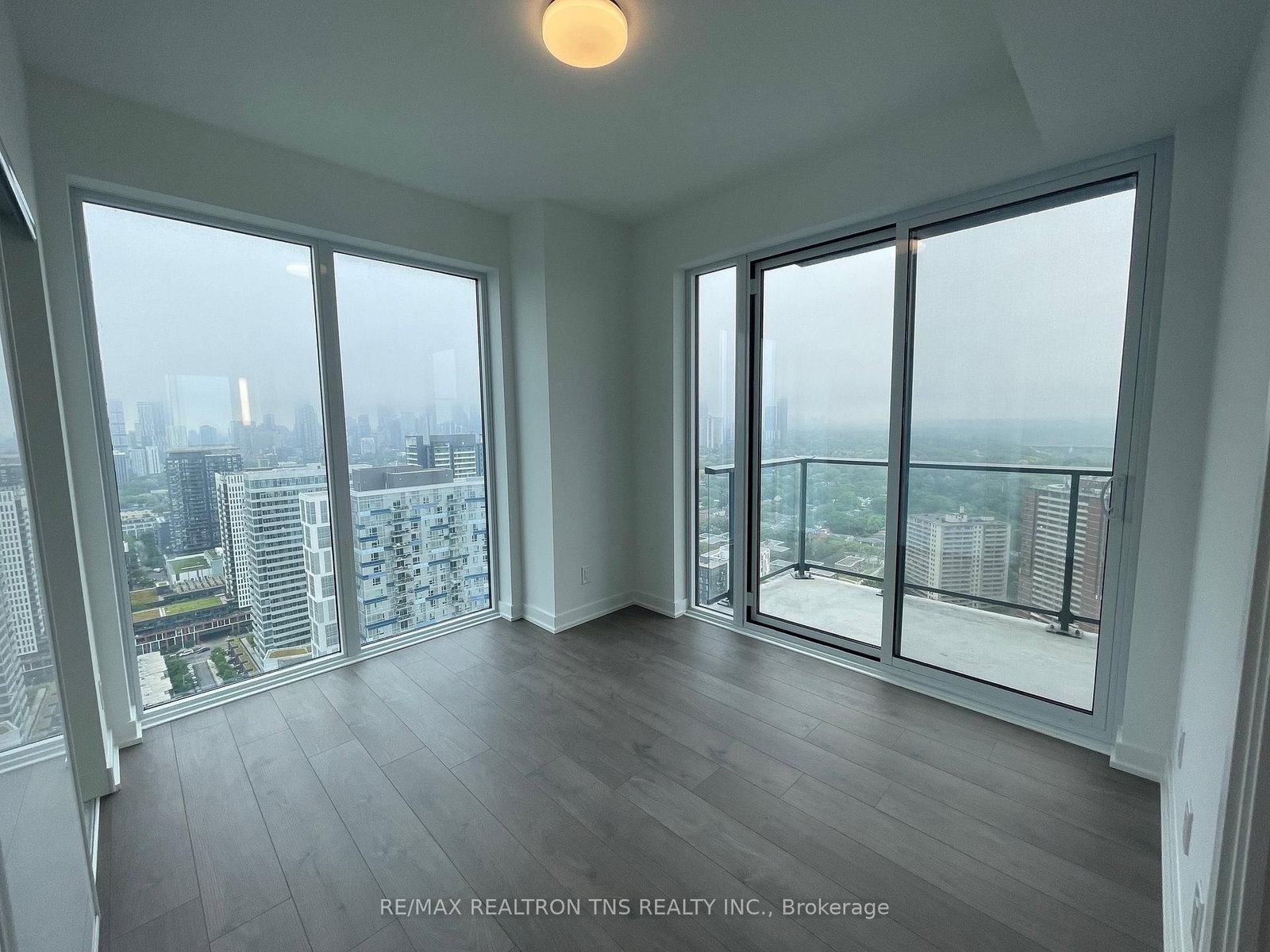 5 Defries Street, Unit 3508 - Photo 17