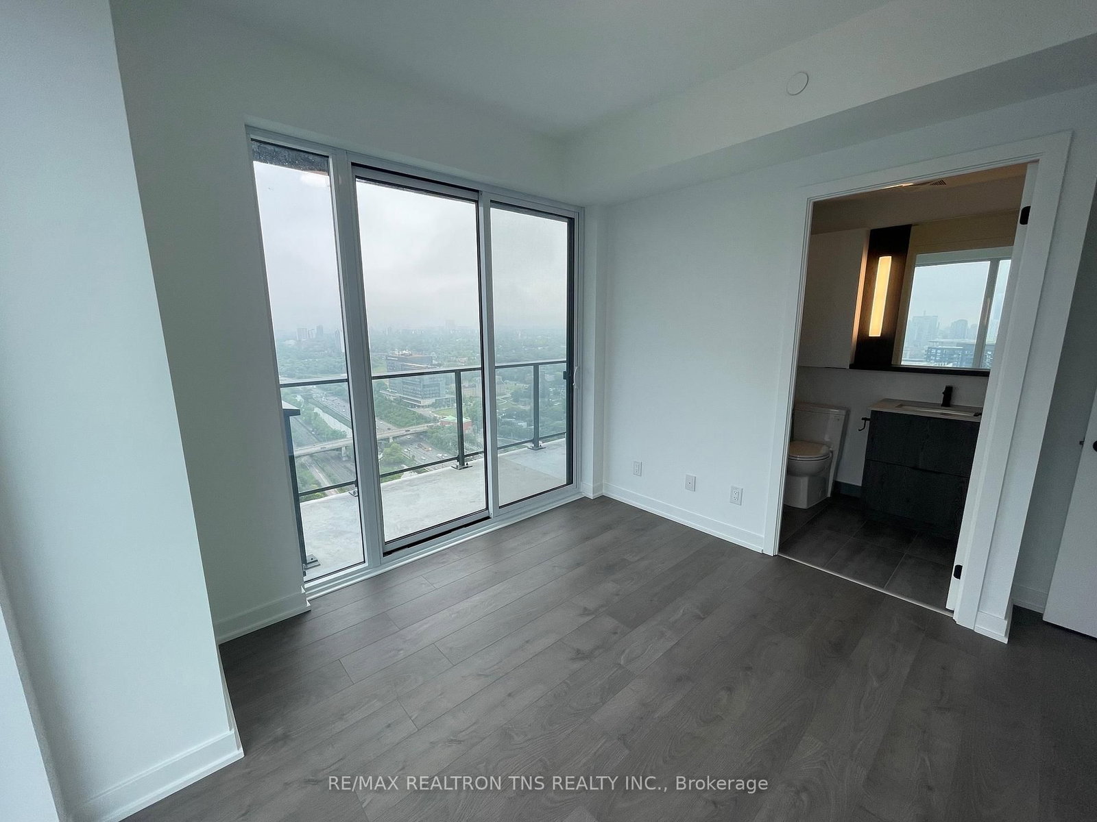 5 Defries Street, Unit 3508 - Photo 18