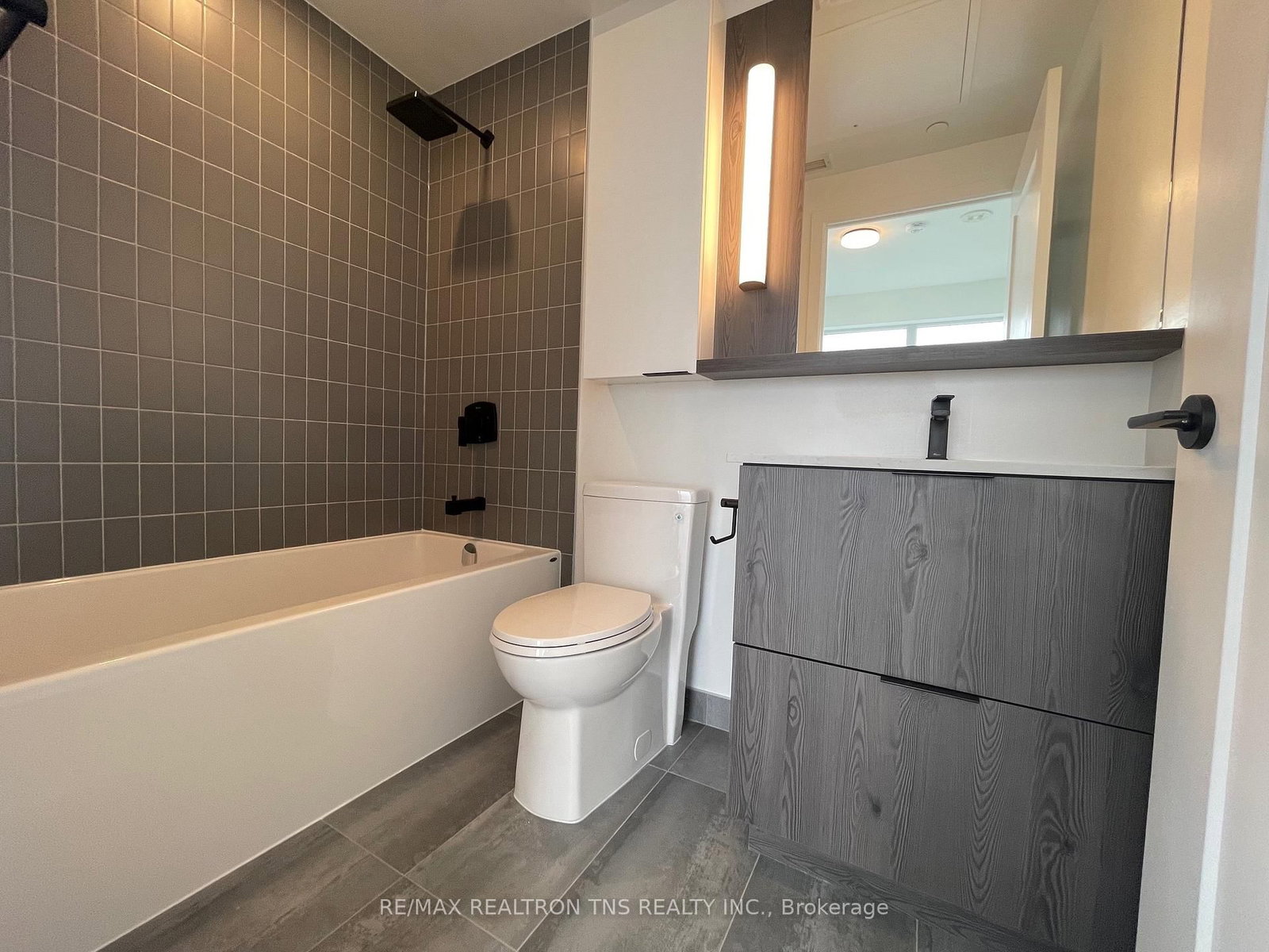 5 Defries Street, Unit 3508 - Photo 19