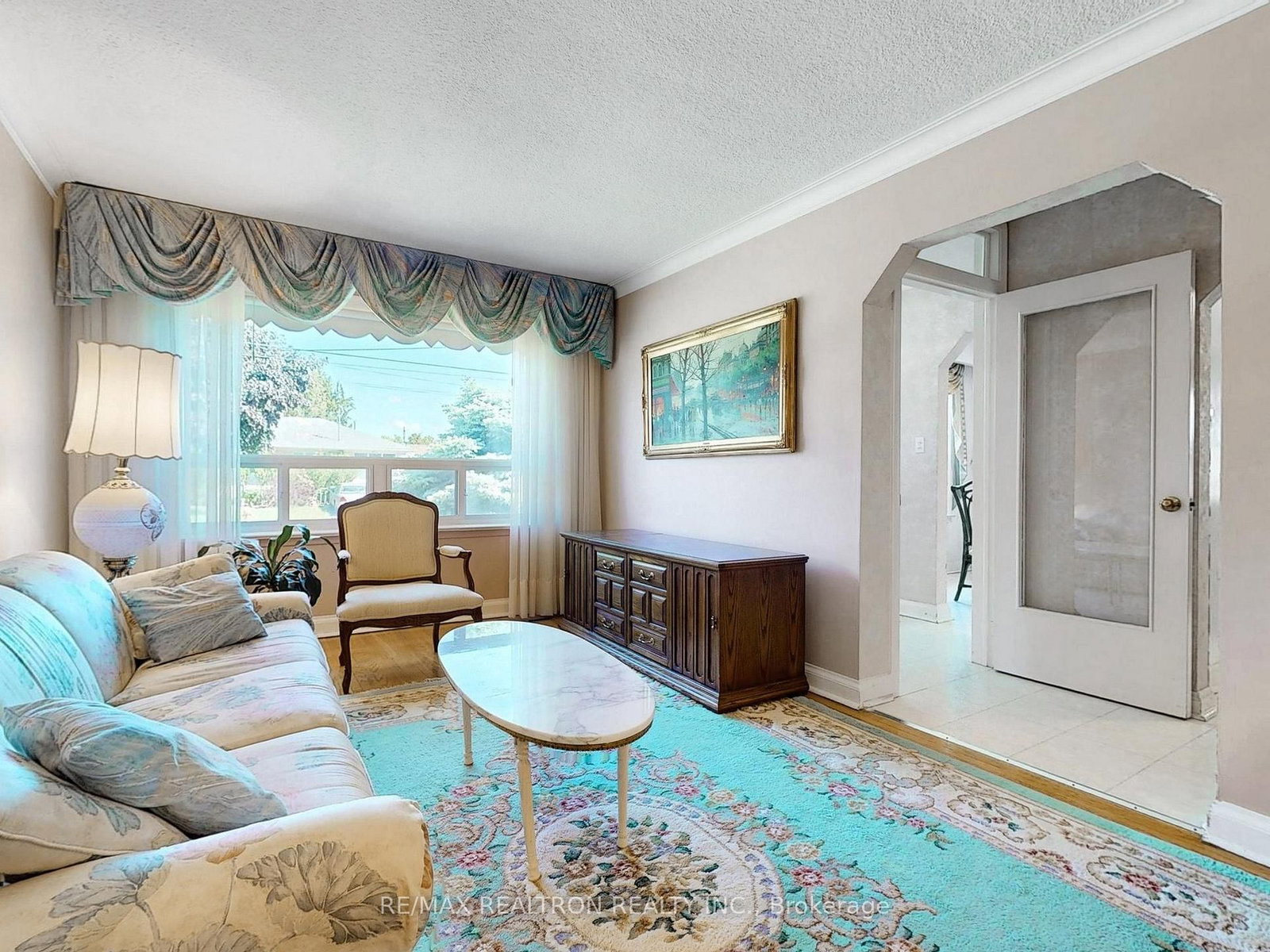 Listing Image 3