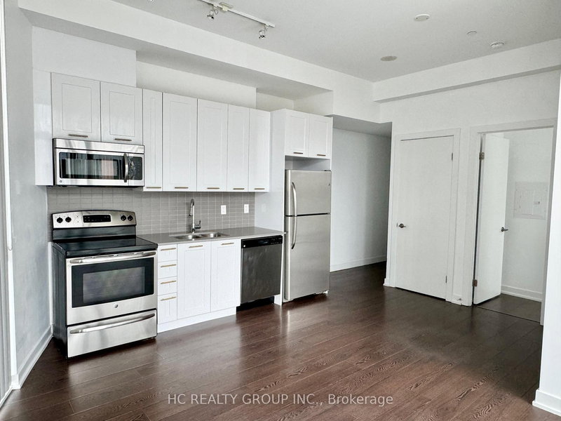 601 - 20 Bruyeres Mews, Toronto, M5V 0G8 | Image 2