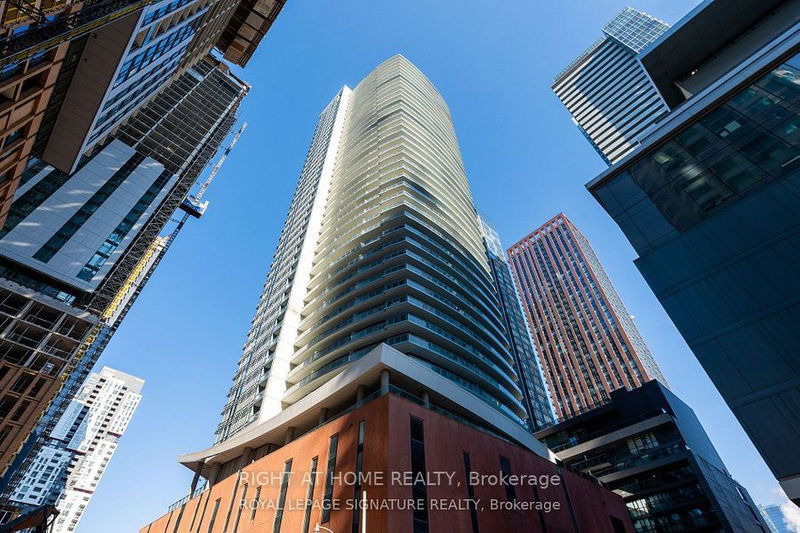 home for lease on 2910-21 Widmer Street