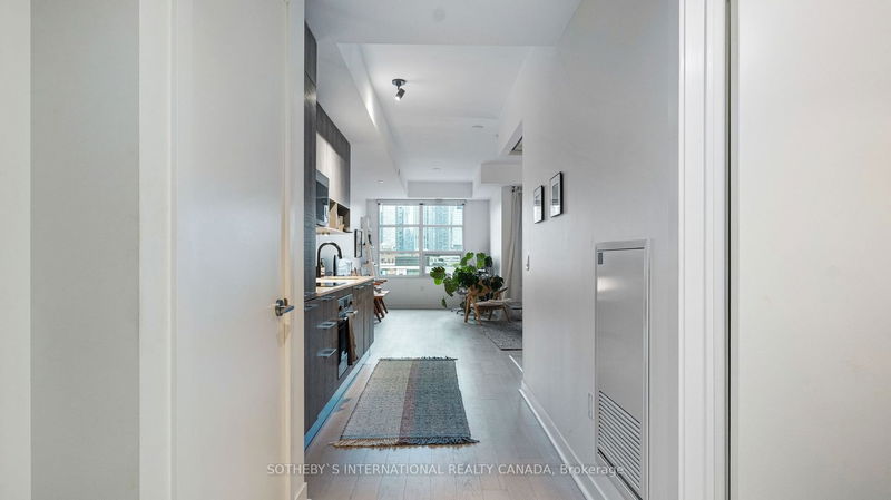 home for lease on 1204-501 Adelaide Street W