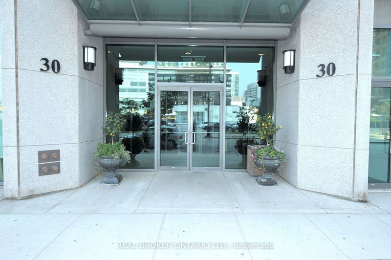  509 - 30 Grand Trunk Cres  Toronto, M5J 3A4 | Image 19