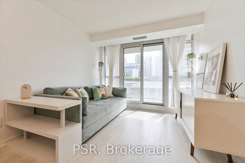 home for lease on 1031-38 Grand Magazine Street