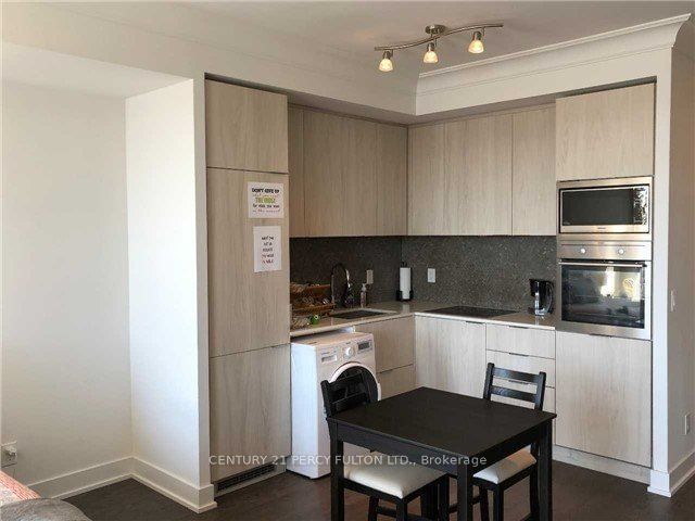 home for lease on 2510-318 Richmond Street W