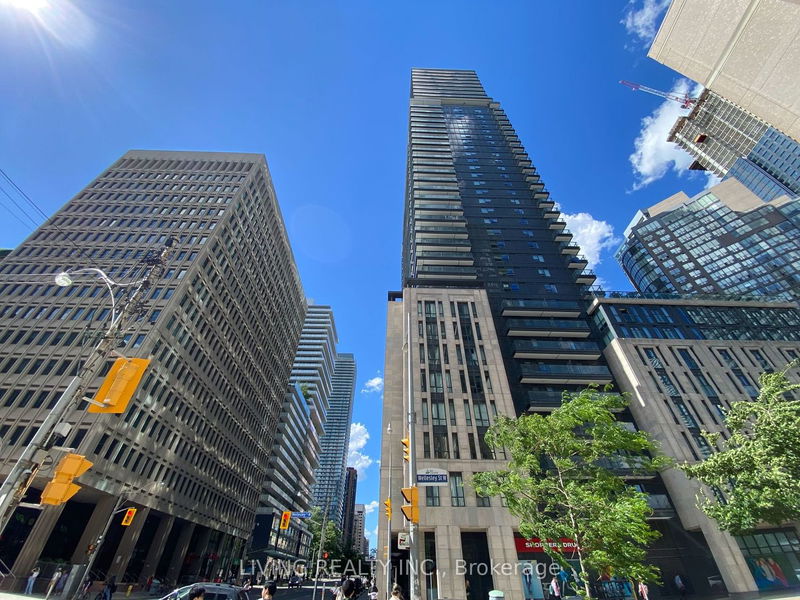 home for lease on 1118-955 Bay Street