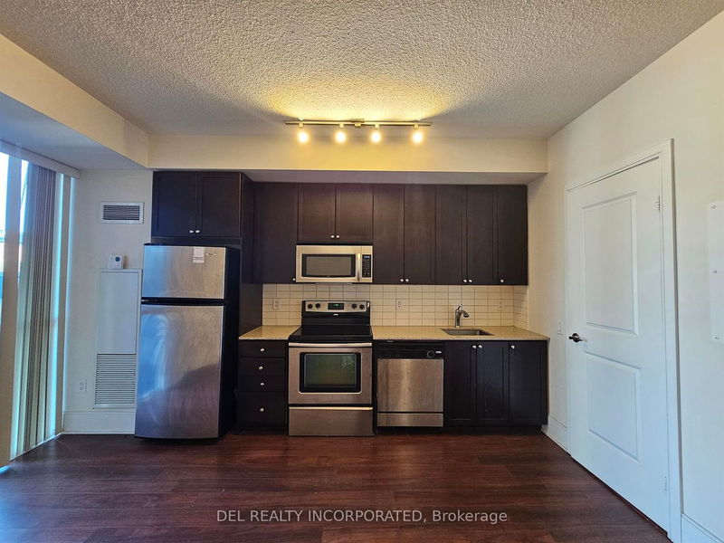 home for lease on 427-560 Front Street W