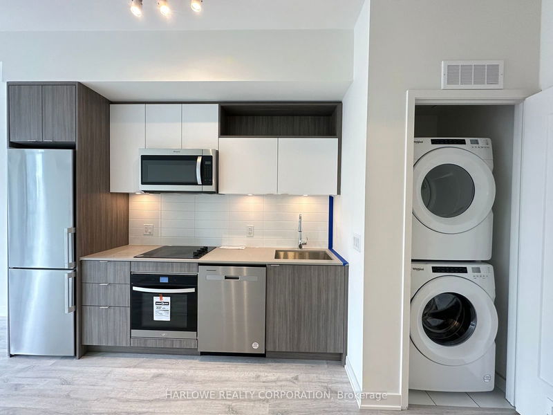 home for lease on 1565 W-135 Lower Sherbourne Street