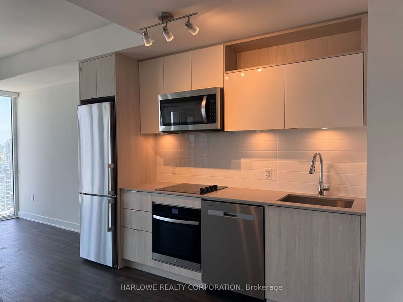 home for lease on 2401 E-70 Princess Street