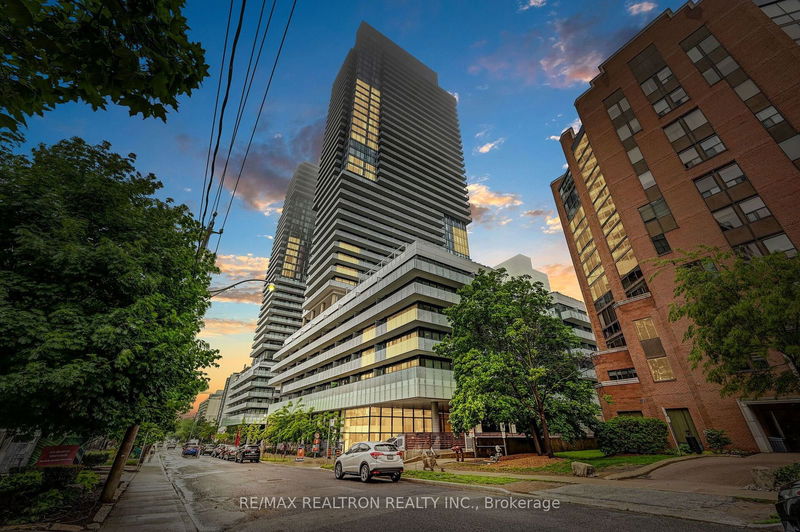 home for lease on 1210-161 Roehampton Avenue