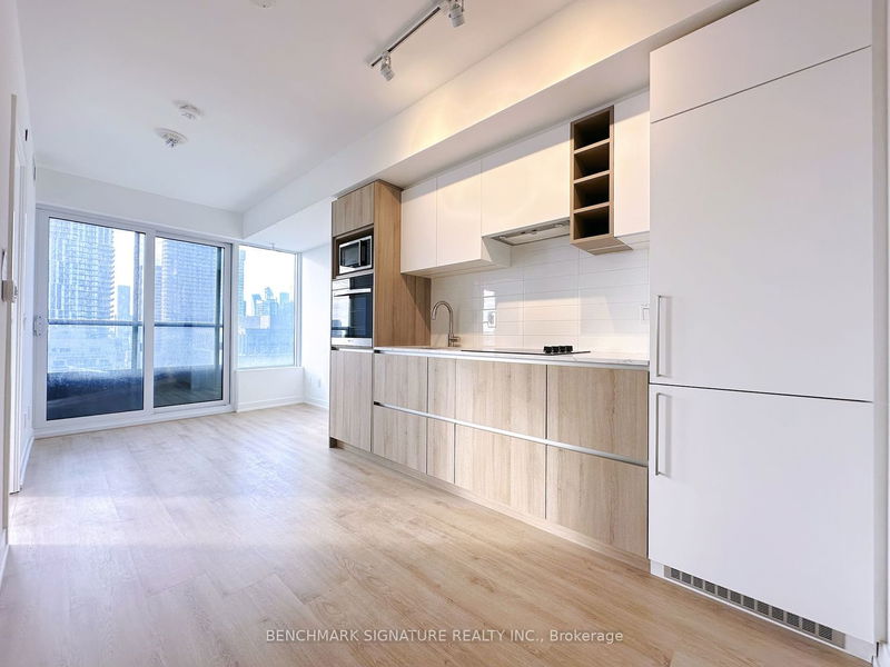 home for lease on 1117-319 Jarvis Street