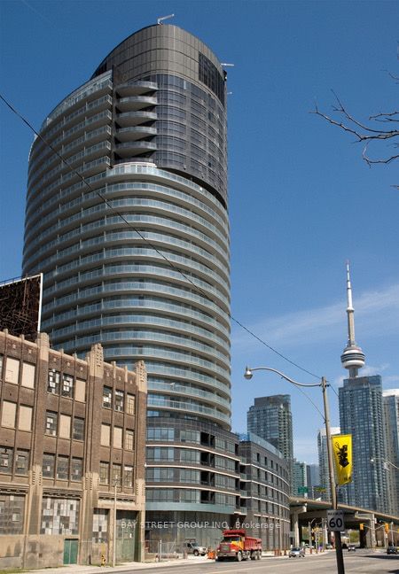 home for lease on 1107-38 Dan Leckie Way