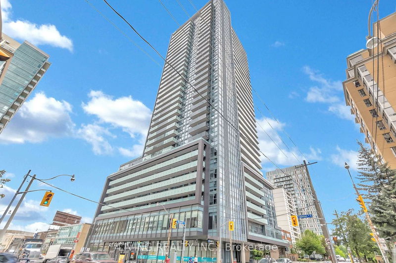 home for lease on 709-125 Redpath Avenue