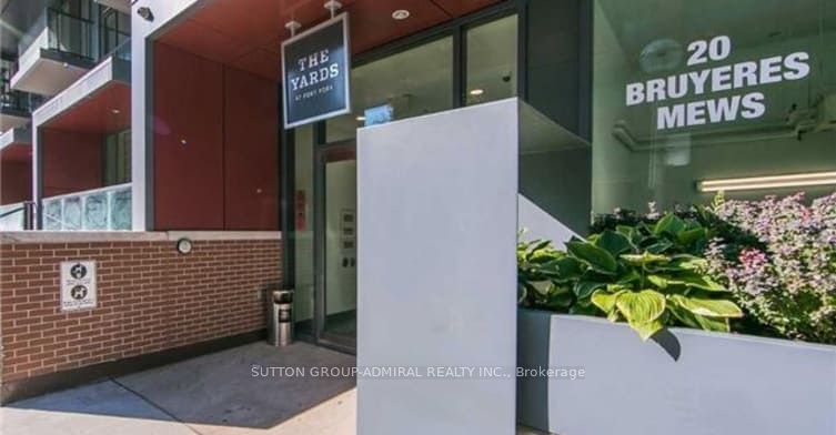 home for lease on 217-20 Bruyeres Mews