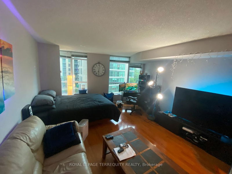 home for lease on 407-219 Fort York Boulevard
