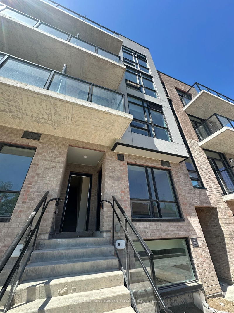 home for lease on 36-851 Sheppard Avenue W