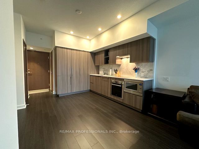 home for lease on 1208-19 Bathurst Street
