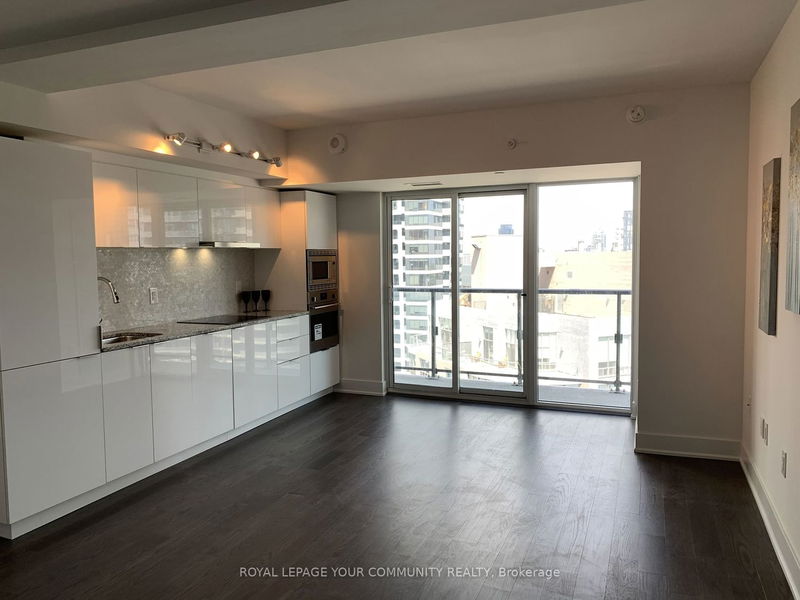 home for lease on 2901-955 Bay Street