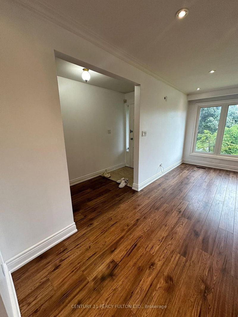 main - 257 Otonabee Ave, Toronto, M2M 2S9 | Image 3