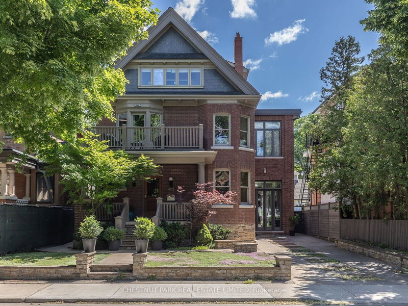 home for sale on 403 Palmerston Boulevard