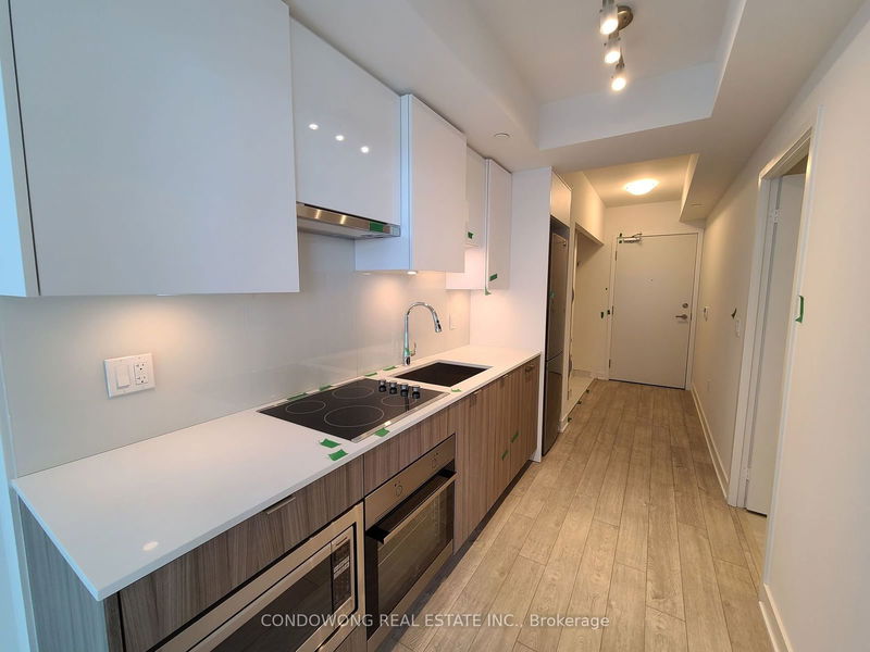 home for lease on 2305-99 Broadway Avenue