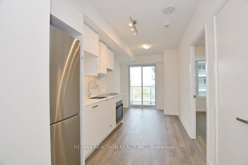 home for lease on 1413-195 Redpath Avenue