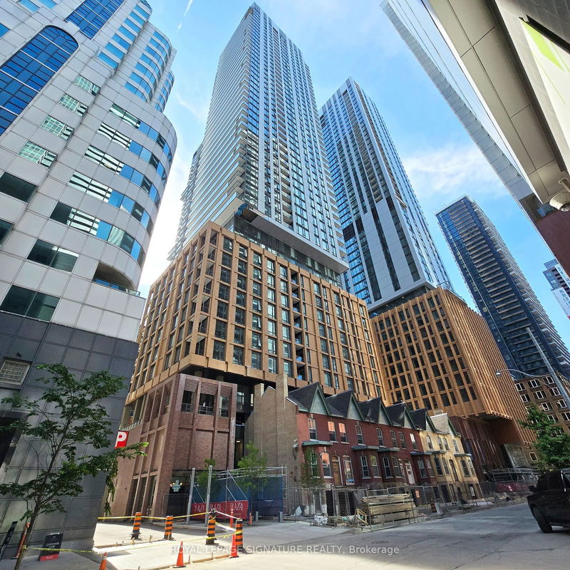 home for lease on 1204-8 Widmer Street N