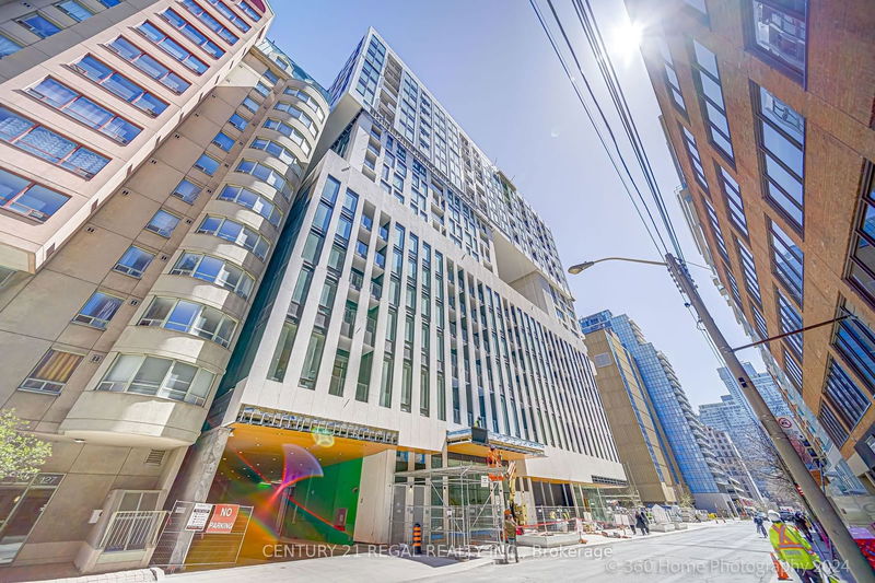 home for lease on 1019-234 Simcoe Street