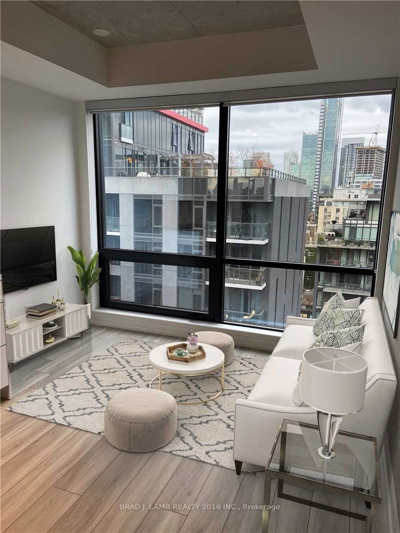 home for lease on 1107-458 Richmond Street W